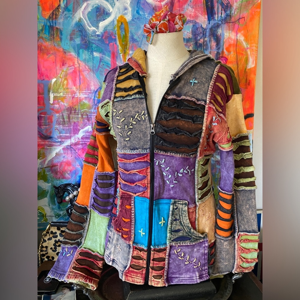 Super cure Cozy Colorful Artsy Zip HOODIE Jacket w/ cute pointy Hood M Santa Fe